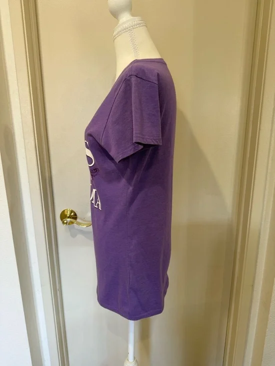 Purple "The Greatest Moms Get Promoted to Grandma" Graphic Tee - Picture 4 of 7